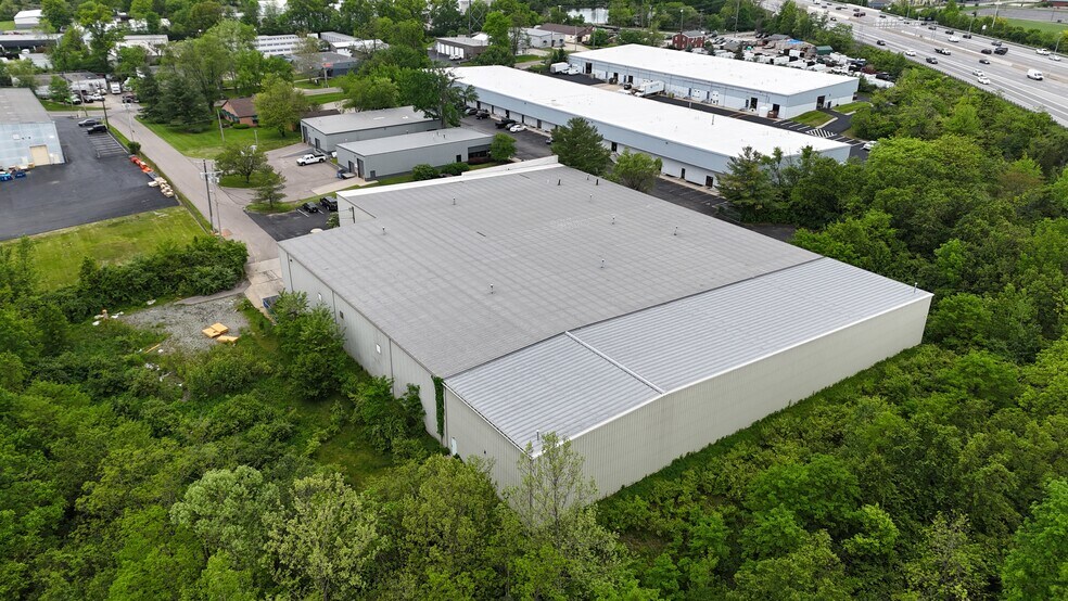 More Photos Of 11420 Deerfield Rd, Blue Ash Warehouse For Lease