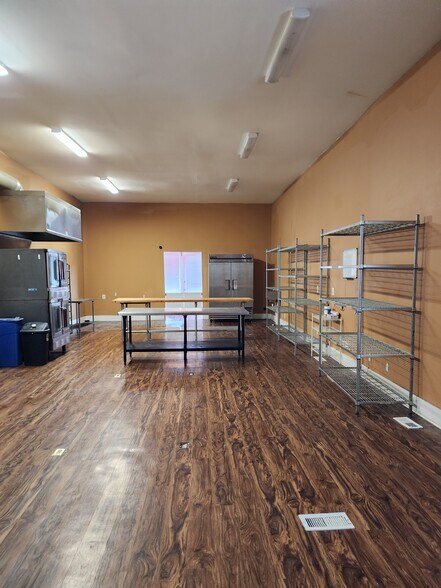 More Photos Of 1160-1164 S Brook St, Louisville Storefront Retail Office For Sale