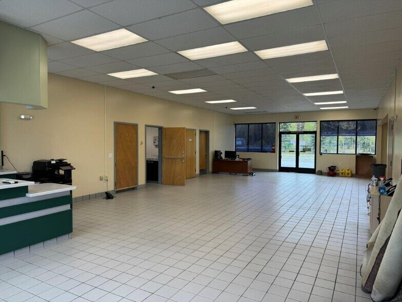 More Photos Of 44152 Sterling Hwy, Soldotna General Retail For Sale