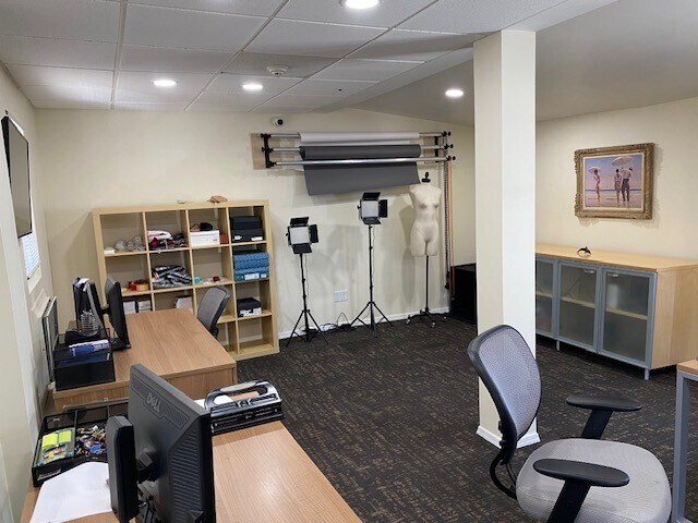 More Photos Of 187 W Fort Lee Rd, Bogota Industrial For Lease