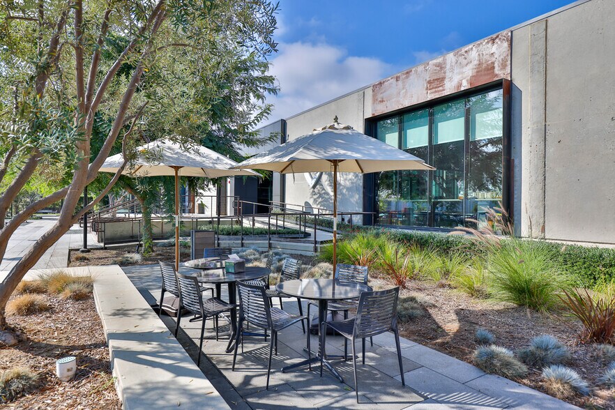 More Photos Of 2030 E Maple Ave, El Segundo Loft Creative Space For Sale