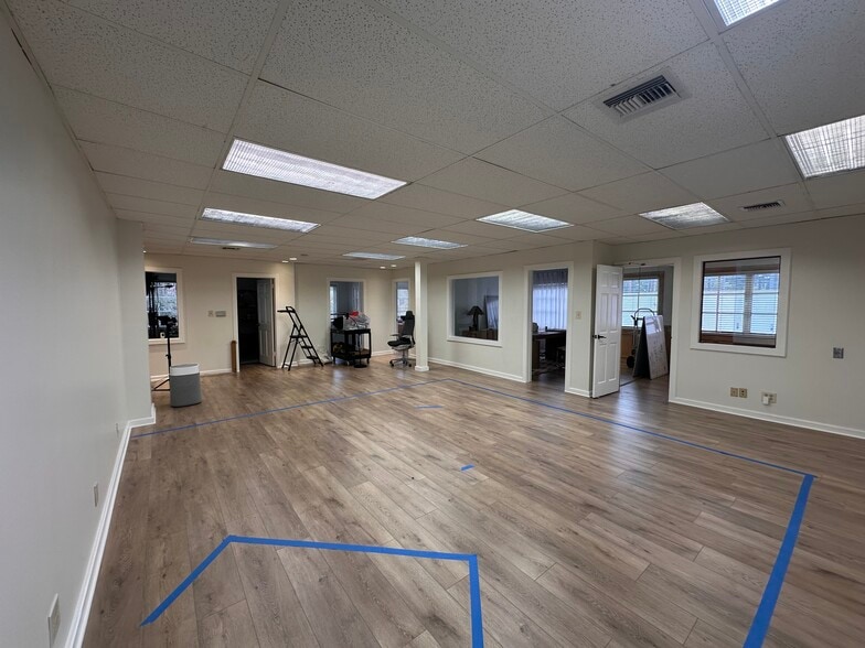 More Photos Of 12750 Ventura Blvd, Studio City Loft Creative Space For Lease