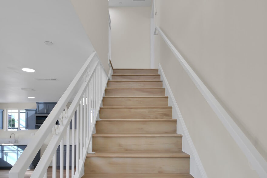 More Photos Of 815 G St, Wilmington Apartments For Sale