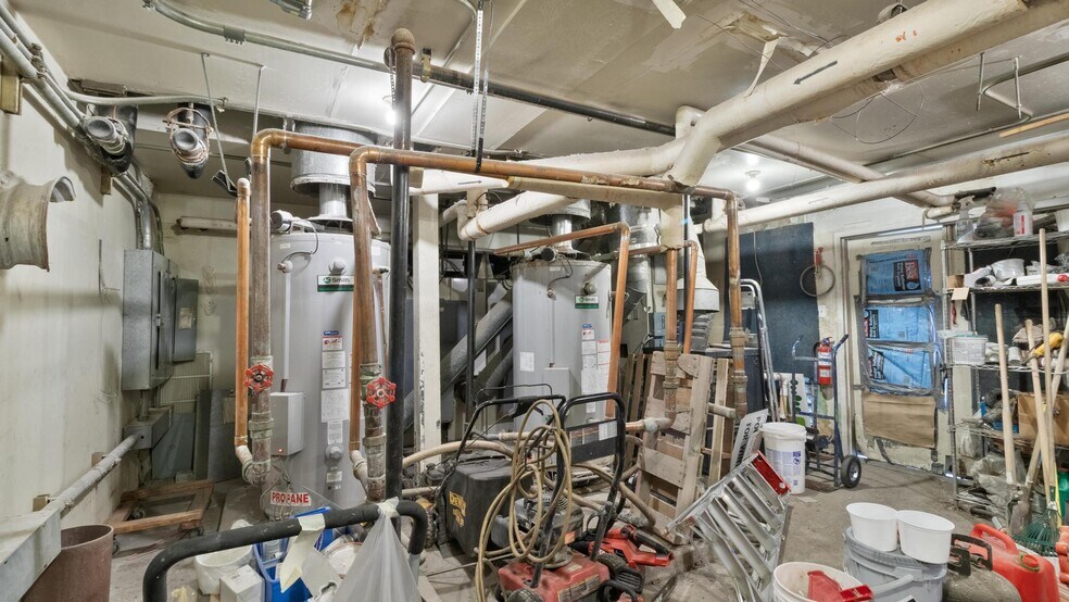 More Photos Of 1561 6th St, Wells Hotel For Sale