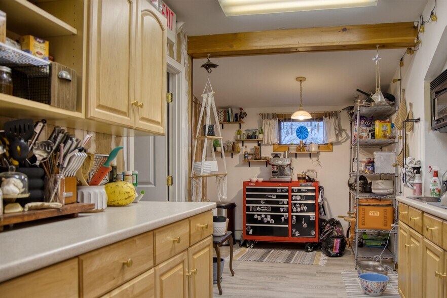 More Photos Of 24 Pleasant St, Conway Office For Sale