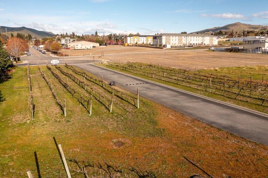 More Photos Of 1 Vineyard Way, Wenatchee Specialty For Sale