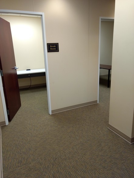 More Photos Of 2919 Breezewood Ave, Fayetteville Office For Sale