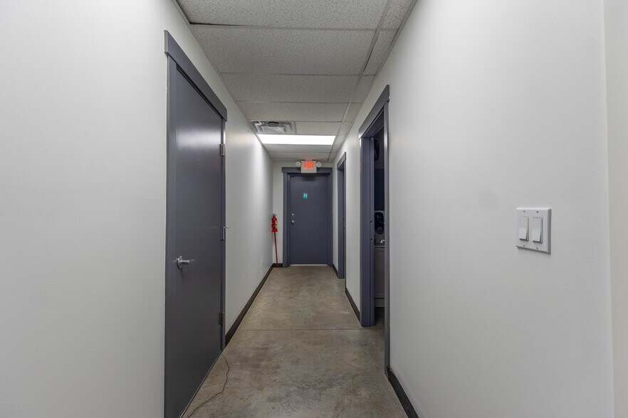 More Photos Of 22867 Fraser Hwy, Langley General Retail For Lease