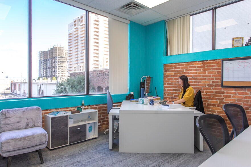 More Photos Of 25 N Market St, Jacksonville Coworking Space