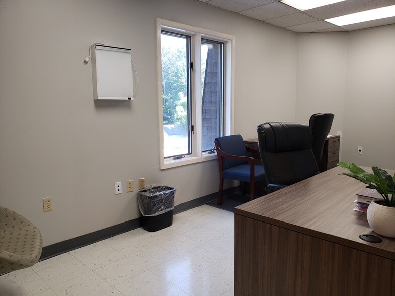 More Photos Of 557 Broad St, Bloomfield Medical For Sale