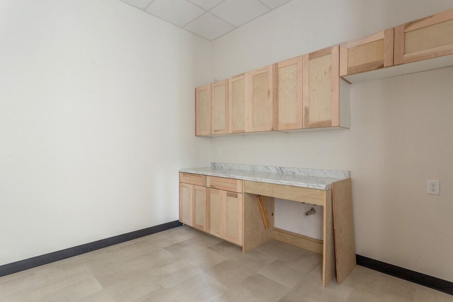 More Photos Of 2703 N Mason Rd, Katy Medical For Sale