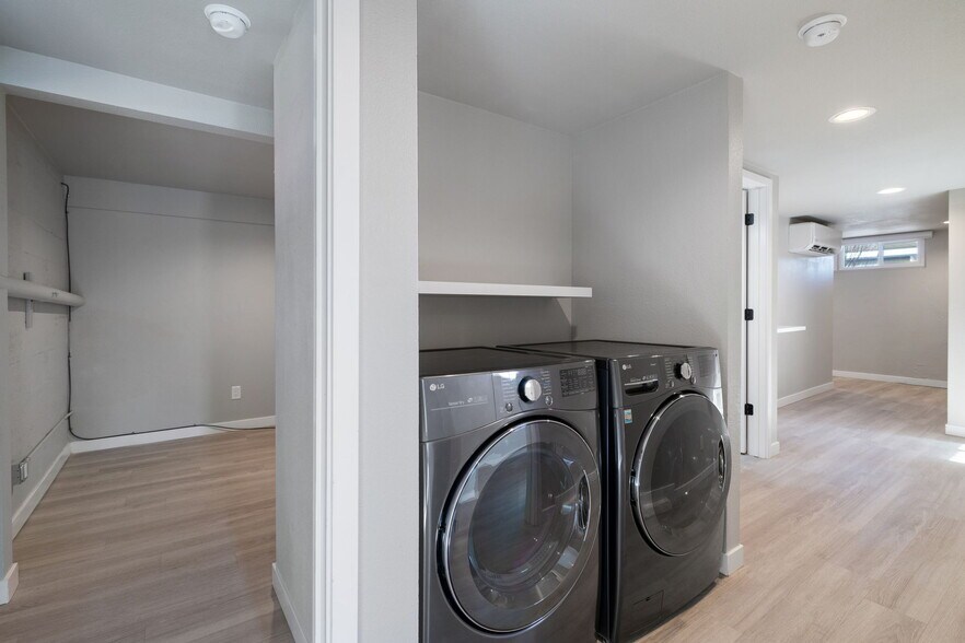 More Photos Of 943 S Wells Ave, Reno Specialty For Sale