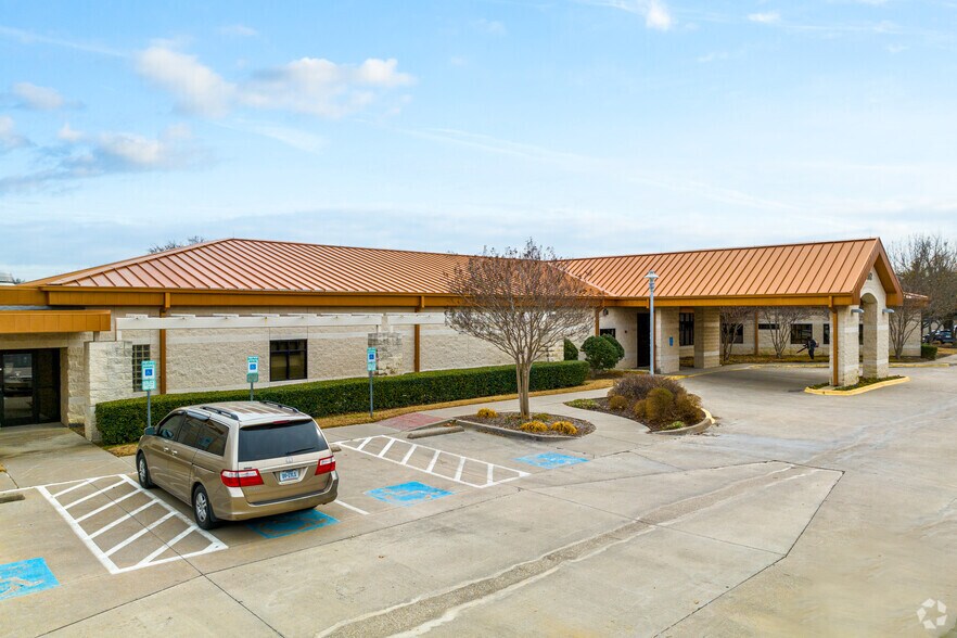 More Photos Of 4352 N Josey Ln, Carrollton Medical For Lease