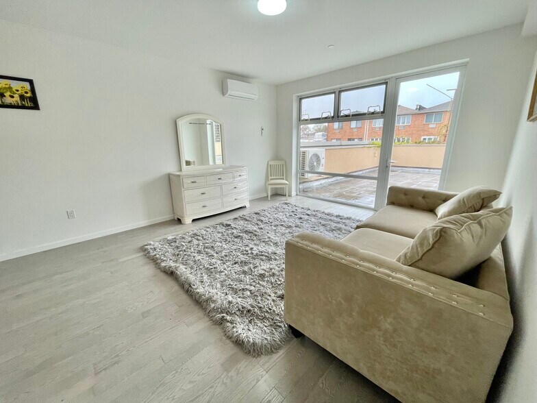 More Photos Of 150-30 12th Ave, Whitestone Apartments For Sale