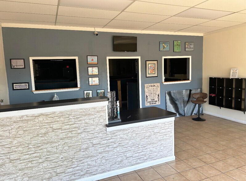 More Photos Of 1691-1699 N Bethlehem Pike, Hatfield General Retail For Lease