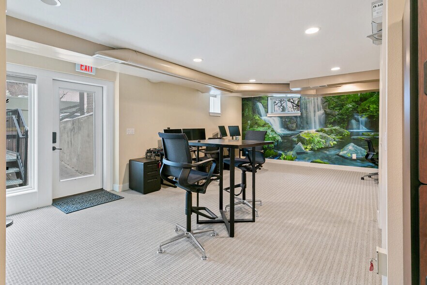 More Photos Of 1890 W Littleton Blvd, Littleton Office For Sale