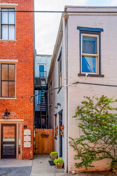 More Photos Of 305 N Queen St, Lancaster Storefront Retail Residential For Sale
