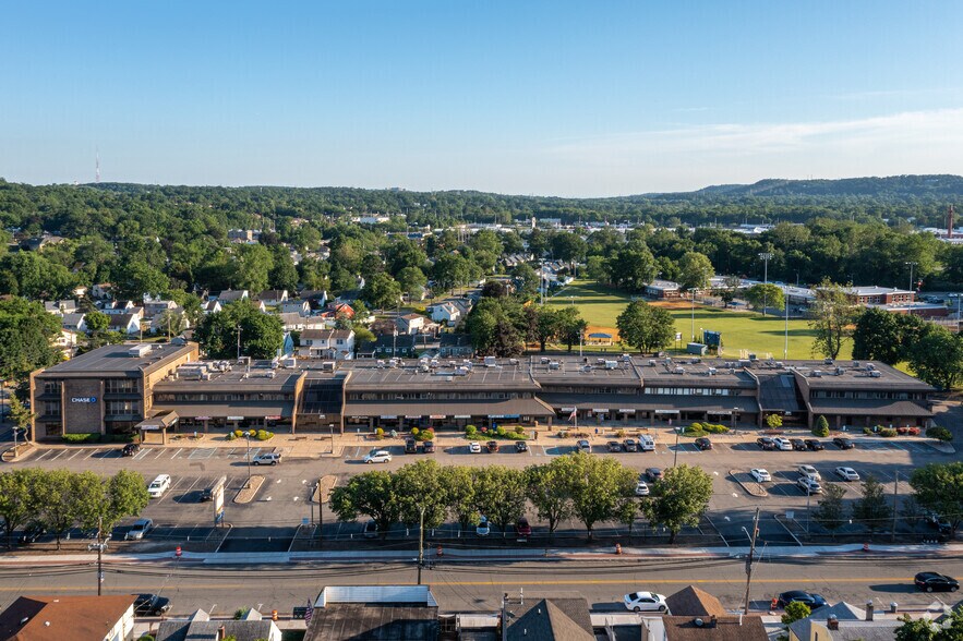 More Photos Of 1003-1031 McBride Ave, Woodland Park Medical For Lease