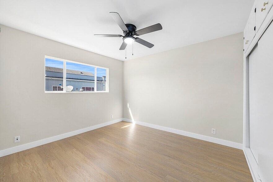 More Photos Of 3020 E 3rd St, Long Beach Apartments For Sale