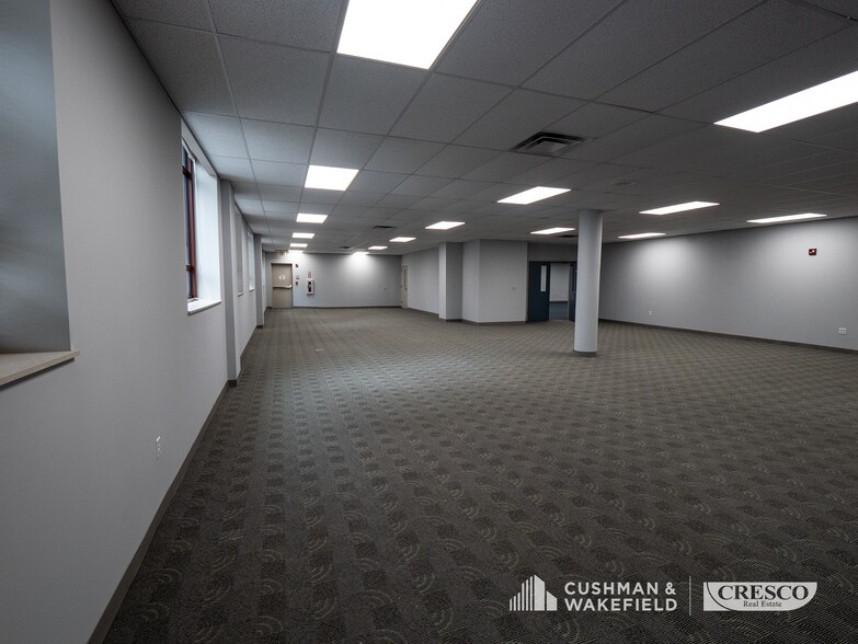 More Photos Of 16600 Sprague Rd, Middleburg Heights Office For Lease