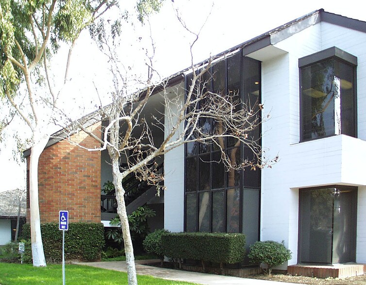 More Photos Of 3151 Airway Ave, Costa Mesa Office For Lease