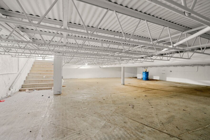 More Photos Of 628 Belmont St, Brockton Freestanding For Lease