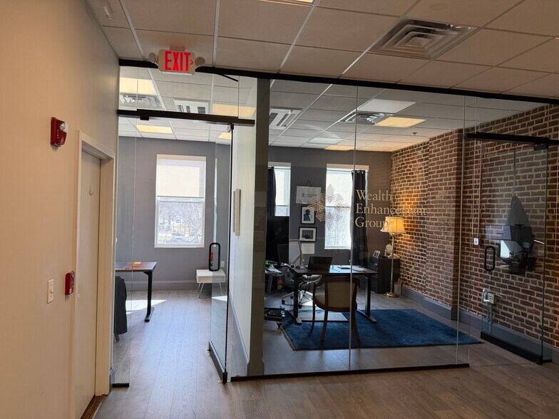More Photos Of 25 Union Pl, Summit Office For Lease