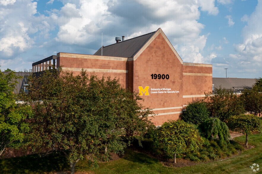 More Photos Of 19900 Haggerty Rd, Livonia Hospital For Lease