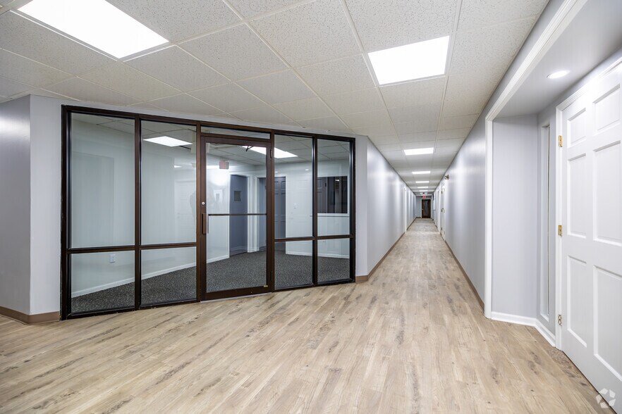 More Photos Of 6230-6360 Busch Blvd, Columbus Unknown For Lease