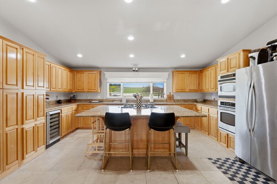 More Photos Of 3106 Golden Gate Dr, Napa Flex For Sale