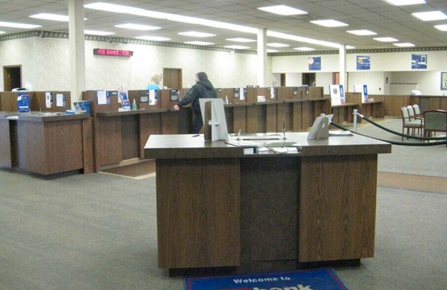More Photos Of 300 First Ave, Rock Falls Bank For Lease