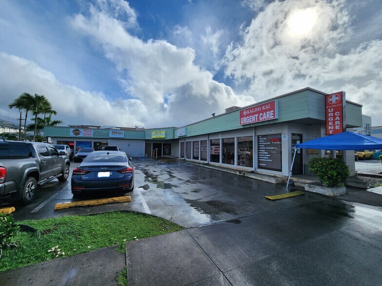 More Photos Of 2070 N King St, Honolulu Freestanding For Lease