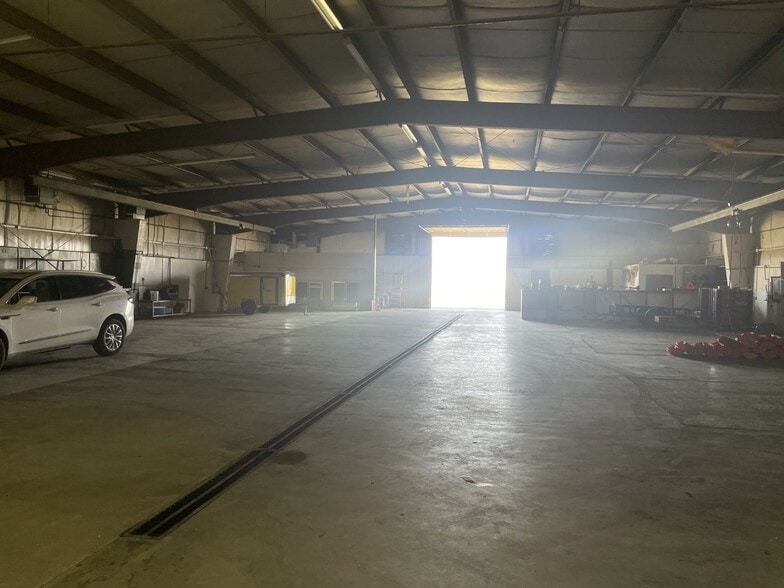 More Photos Of 1914 Whitehead dr, DeWitt Showroom For Sale