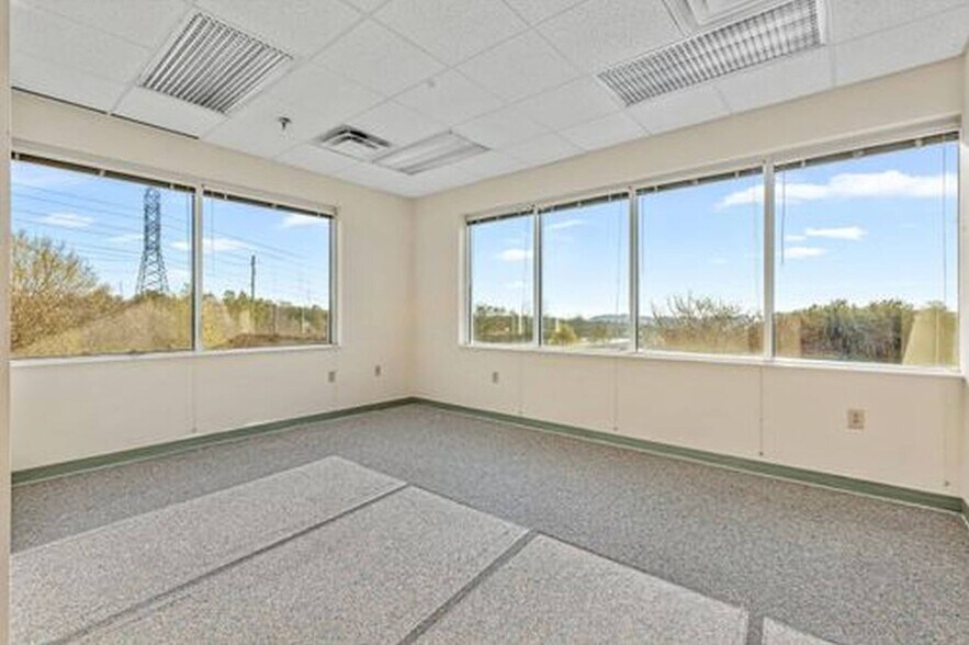 More Photos Of 1845 Midpark Rd, Knoxville Office For Lease