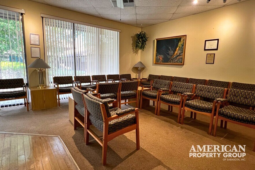 More Photos Of 3920 Bee Ridge Rd, Sarasota Medical For Sale
