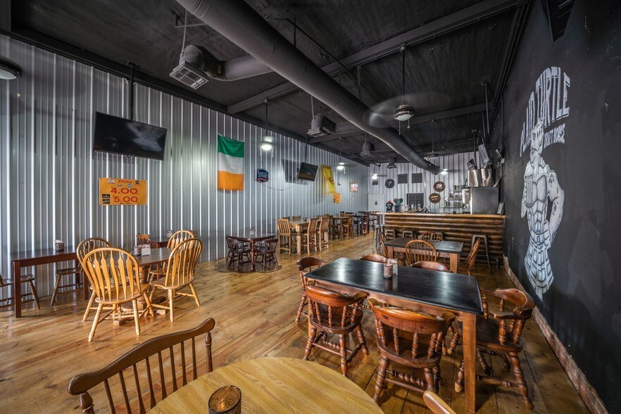 More Photos Of 75 N Waco St, Hillsboro General Retail For Lease