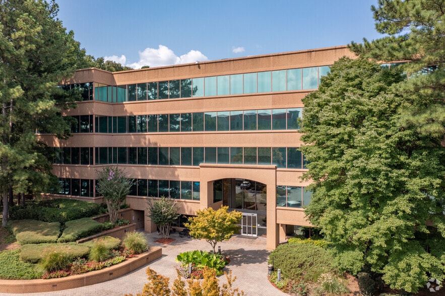 Primary Photo Of 3675 Crestwood Pkwy NW, Duluth Coworking Space