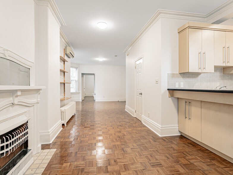 More Photos Of 24 Webster Av, Toronto Apartments For Sale