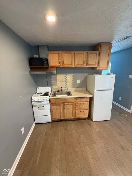 More Photos Of 2322 Paris Ave, Indianapolis Multifamily For Sale