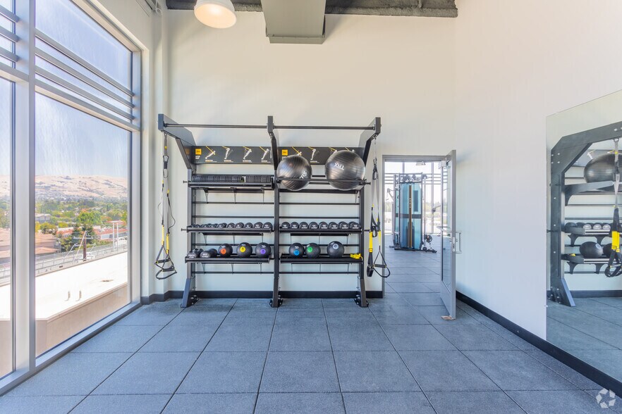 More Photos Of 730-750 E Capitol Ave, Milpitas Apartments For Lease