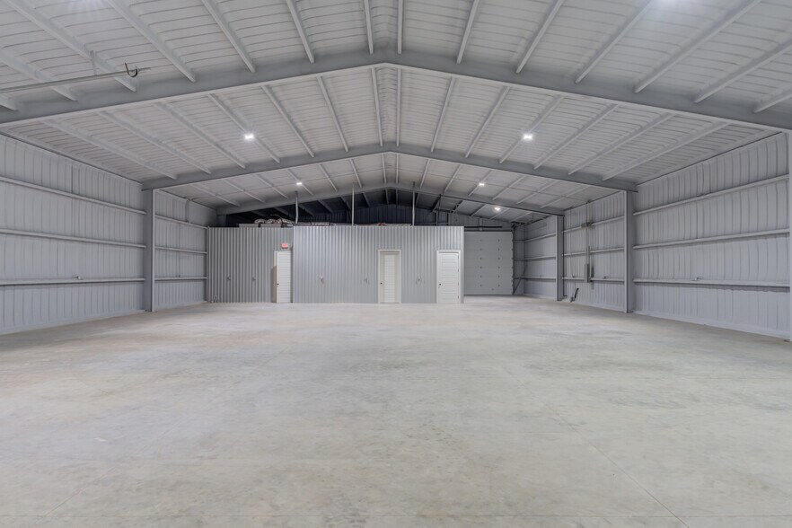 More Photos Of 11418 CR 2220, Lubbock Warehouse For Sale