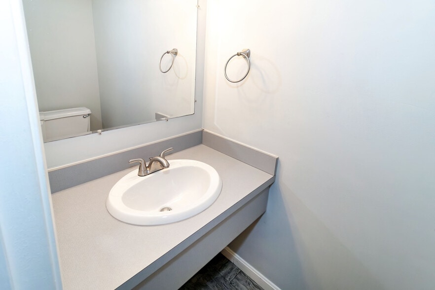 More Photos Of 1410 N Weinbach Ave, Evansville Apartments For Sale