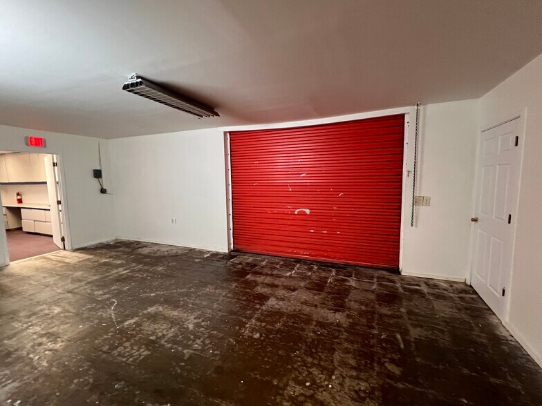 More Photos Of 5072 Edgewater Dr, Orlando Service For Lease