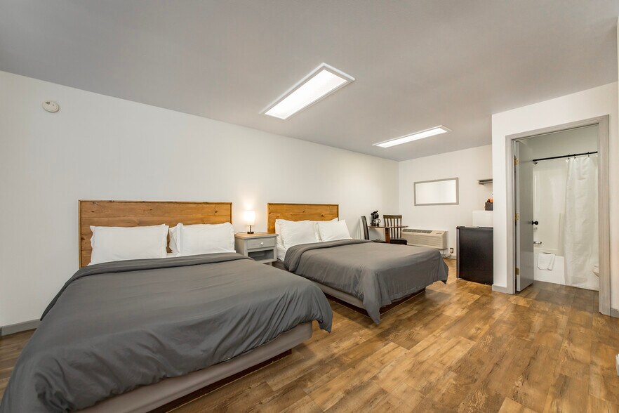 More Photos Of 8546 Edgemont Rd, Greers Ferry Hotel For Sale