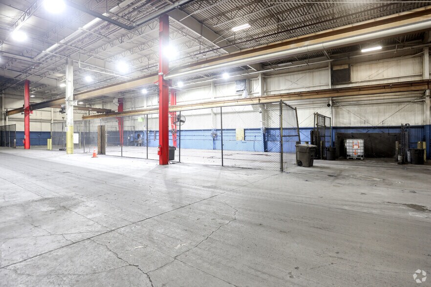 More Photos Of 1450 Commerce Pky, Franklin Manufacturing For Lease