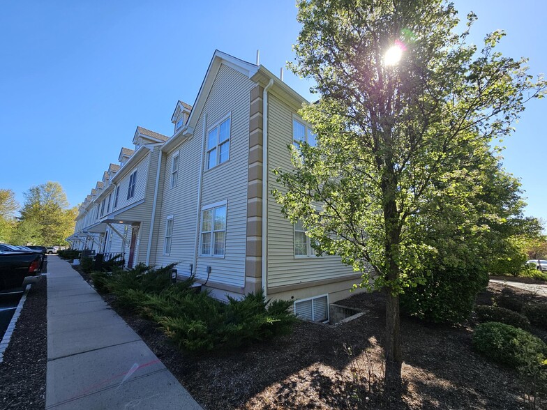 More Photos Of 4 Walter Foran Blvd, Flemington Office For Lease