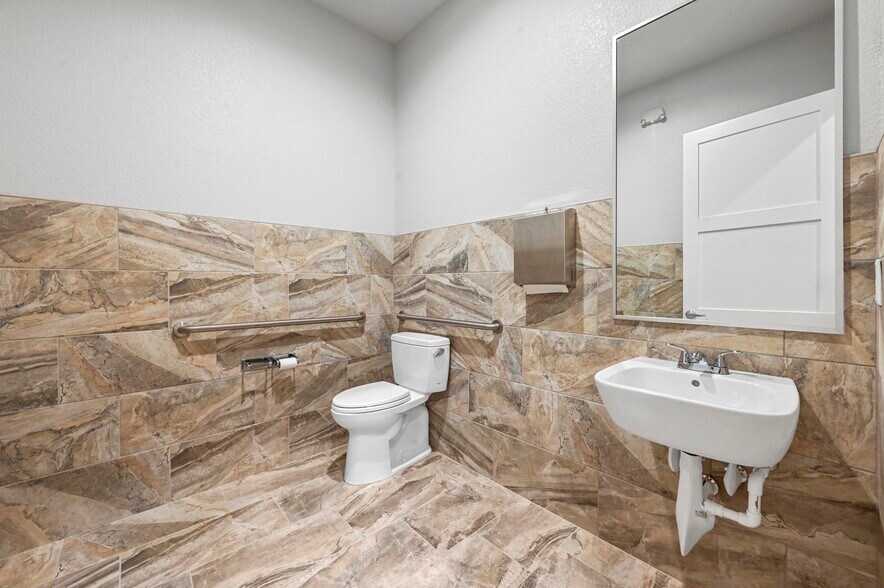 More Photos Of 175 S Kimball Ave, Southlake Office For Lease