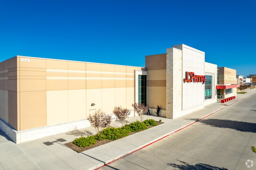 More Photos Of IH-35 @ Loop 306, New Braunfels Unknown For Lease