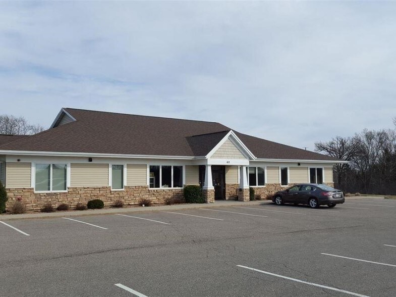 More Photos Of 151 Saint Andrews Ct, Mankato Office For Lease