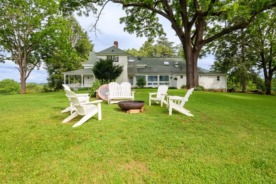 More Photos Of 1526 Highway 255 N, Sautee Nacoochee Hotel For Sale